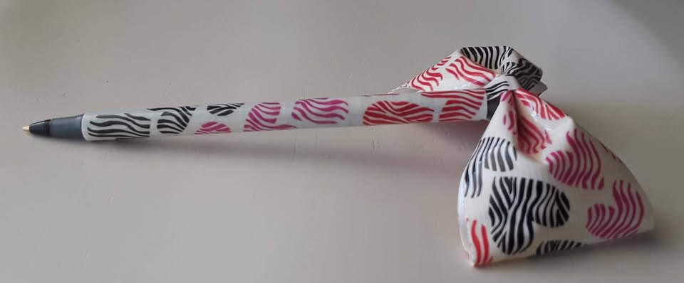 Zebra Print Heart Duct Tape Bow Pen - Image 4