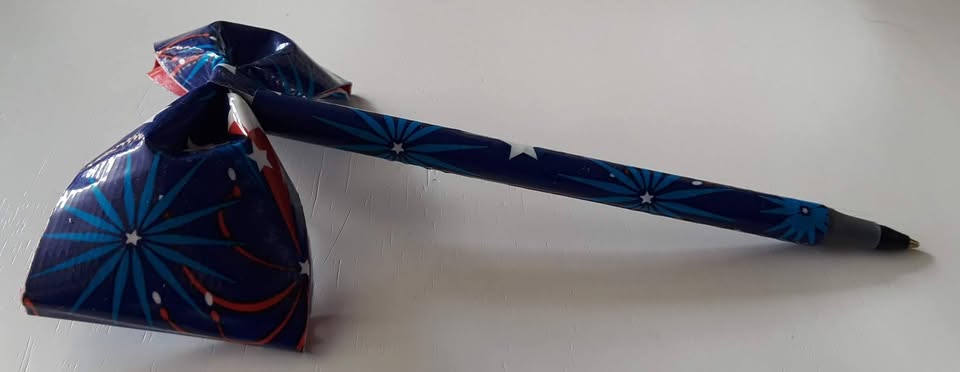 Fireworks Duct Tape Bow Pen - Image 5