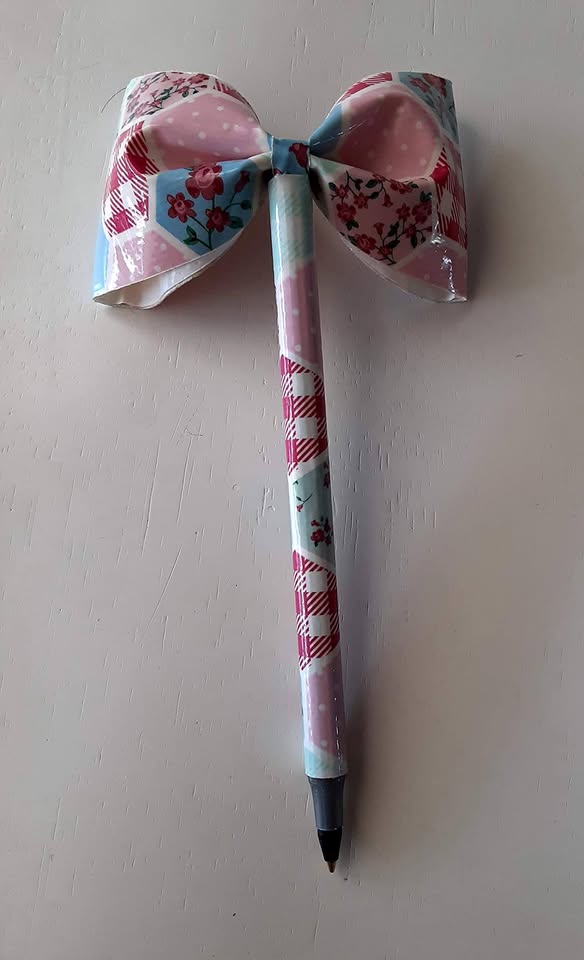 Prairie Patchwork Hexagon Duct Tape Bow Pen