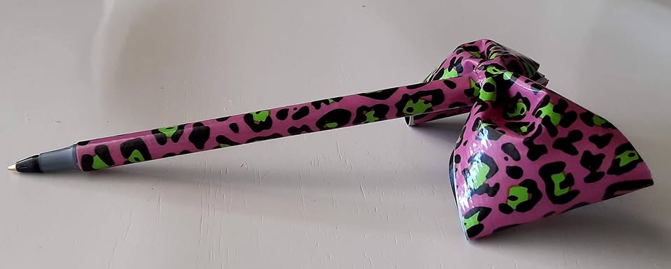 Pink Leopard Print Duct Tape Bow Pen - Image 4