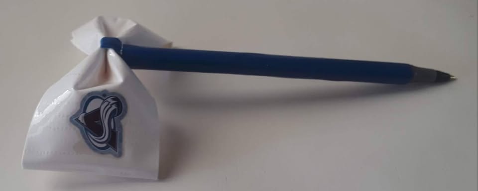 Colorado Avalanche NHL Ice Hockey Duct Tape Bow Pen - Image 2